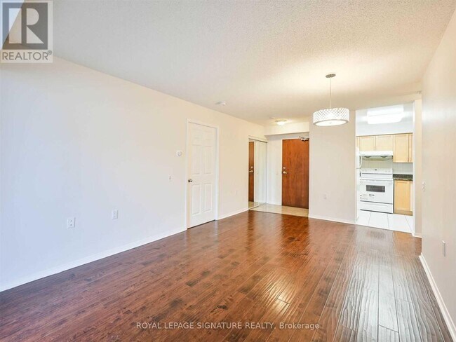 Photo du bâtiment - 35 Finch Ave E