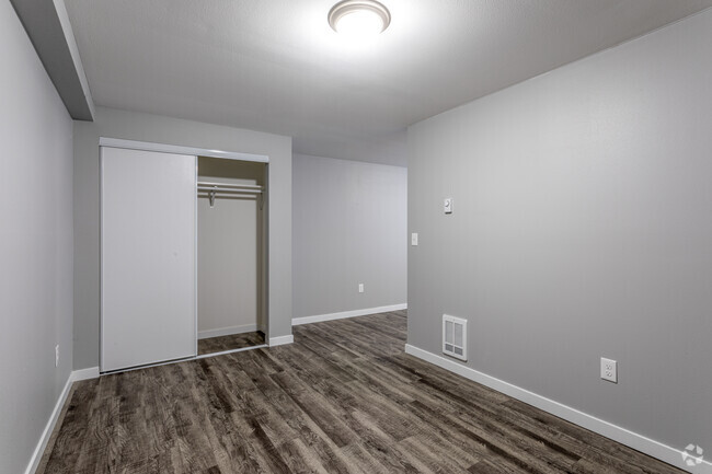 Estudio ampliado - 670SF - Broadmoor