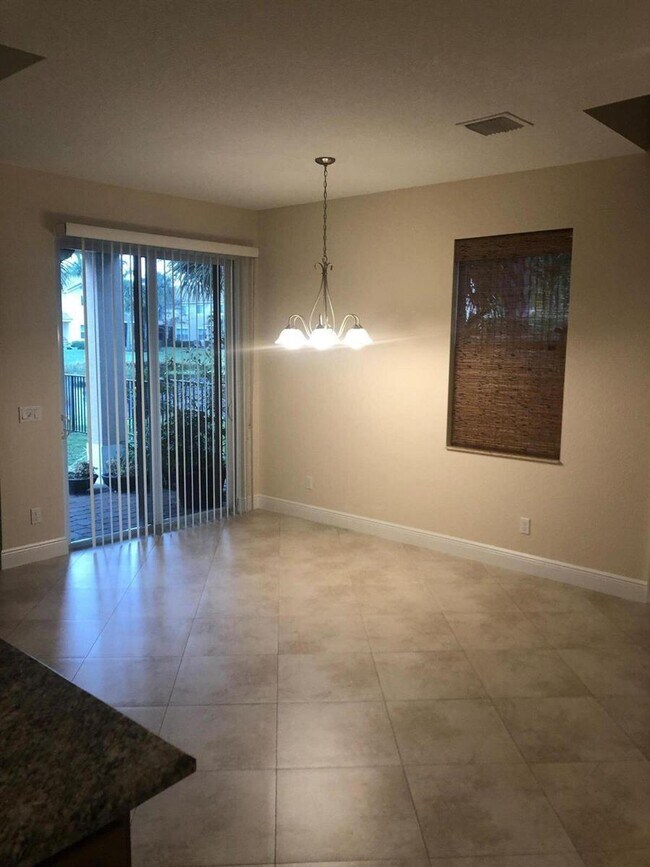 Foto del edificio - 4620 Cadiz Cir