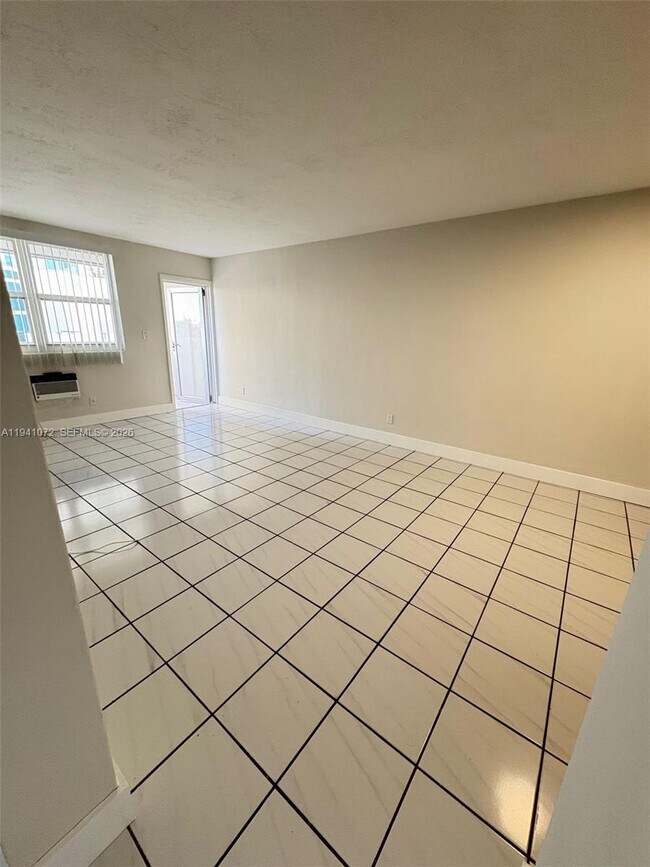 Foto del edificio - 505 NE 30th St