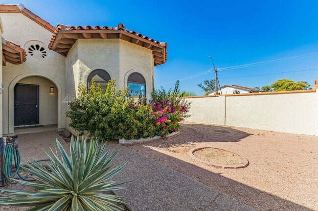 Photo - 1301 W Rio Salado Pkwy House