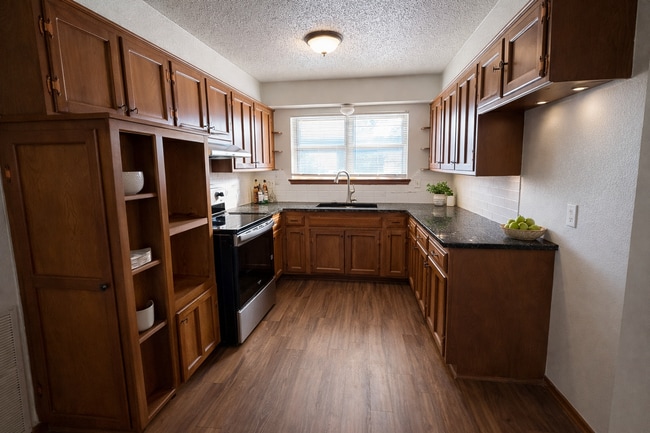 Building Photo - 6805 S Shartel Ave