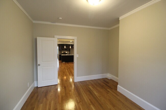 Building Photo - 127 Princeton St