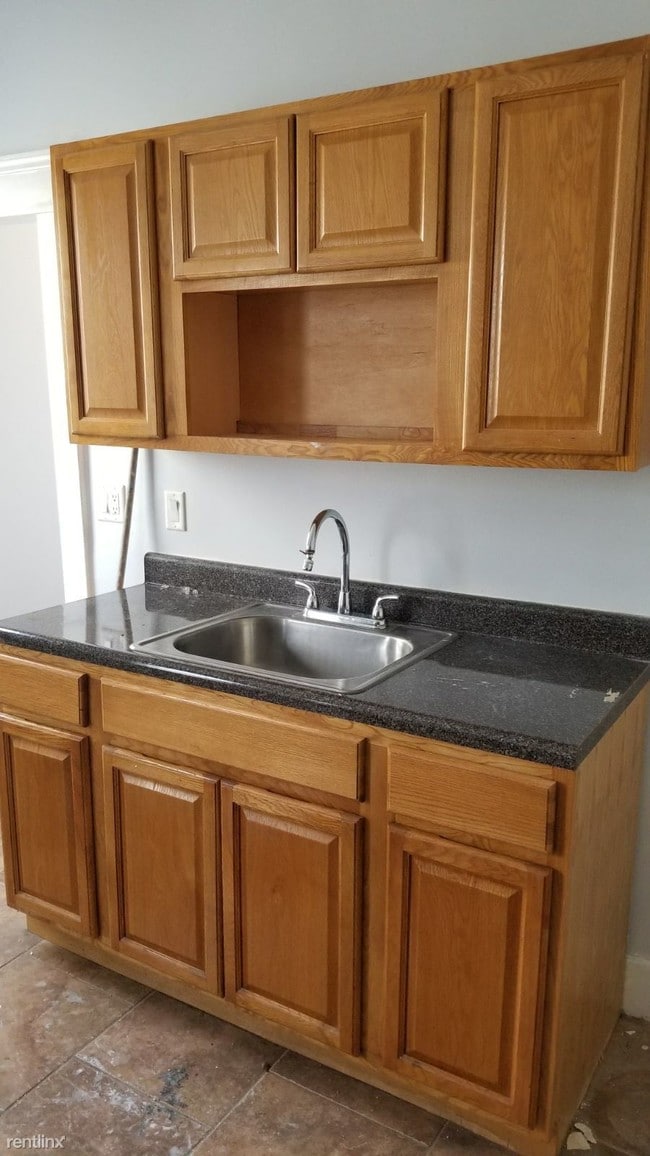 Building Photo - 3 br, 1 bath Apartment - 357 Ellsworth Ave #3