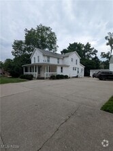 Building Photo - 85 Maple Dr