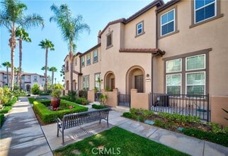 Building Photo - 70 Stockton Dr