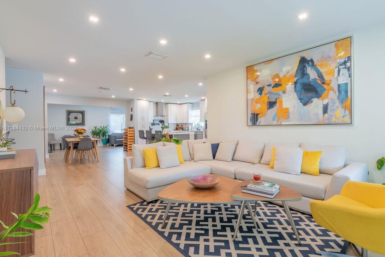 Foto principal - 2300 SW 10th St