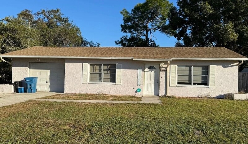 Foto principal - 13095 Linden Dr