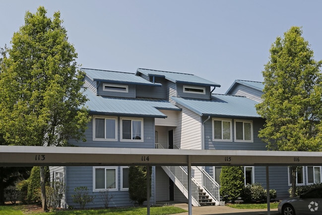 Building Photo - Heron Club