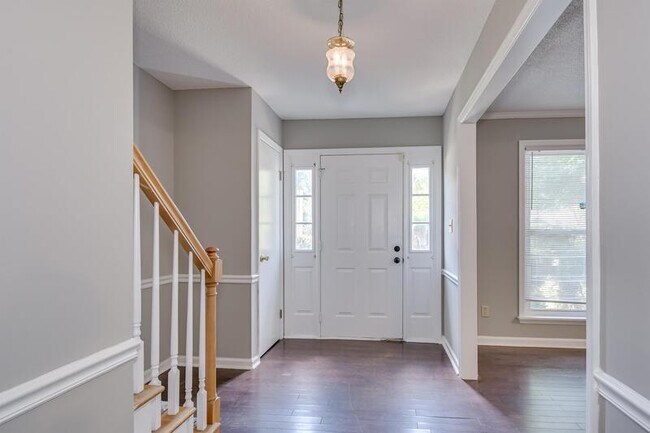 Building Photo - 2453 Riverlook Dr