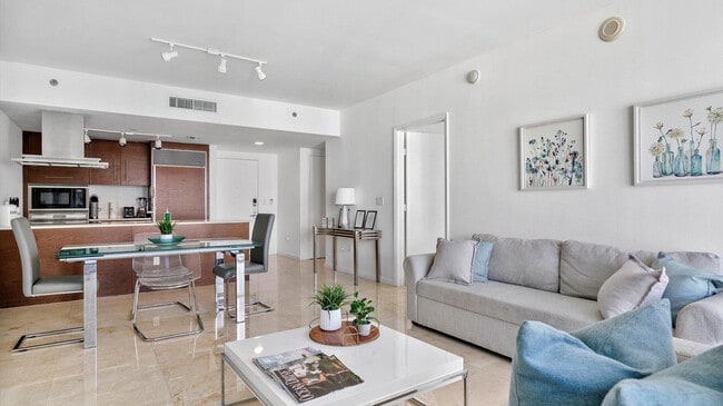 Building Photo - 475 Brickell Ave