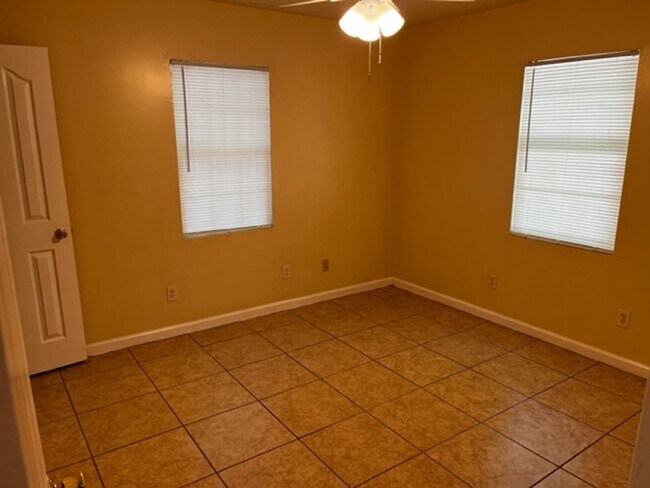Foto del edificio - 2bed/1bath house!