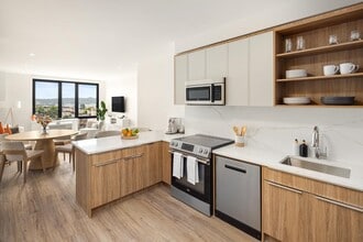 Building Photo - 285 Broadway