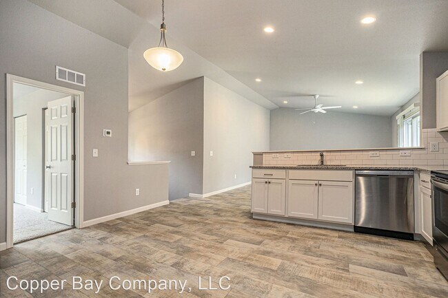 Foto del edificio - 4 br, 2 bath House - 3053 N. Sedge Wren Dr...