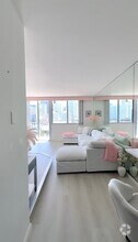 Building Photo - 520 Brickell Key Dr