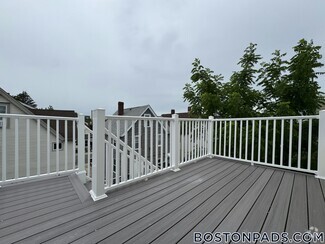 Building Photo - 10 Cawfield St
