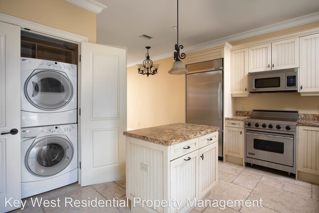 Foto del edificio - 2 br, 2.5 bath House - 218 Front Street