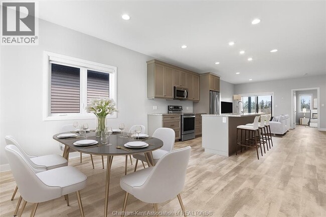 Building Photo - 131 Grassland Grv