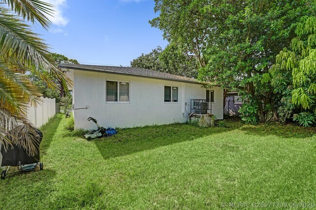 Foto del edificio - 830 NW 19th Terrace