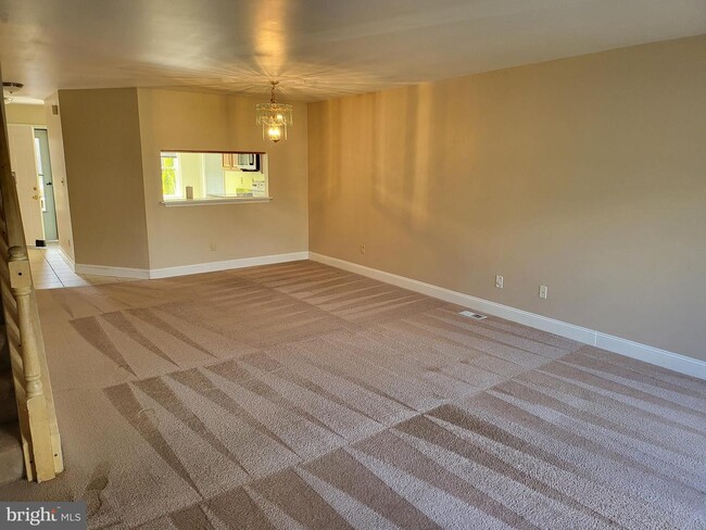 Building Photo - 6002 Bridgepointe Dr
