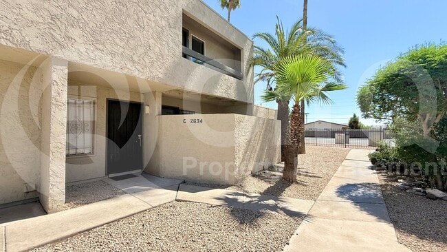 Building Photo - 2634 N 43rd Ave