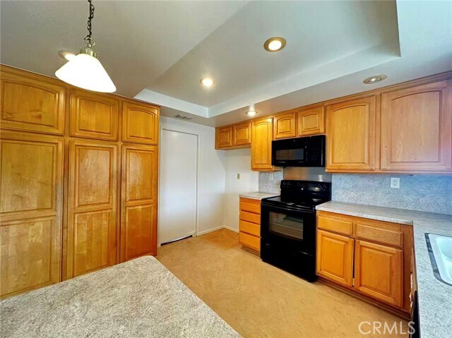 Building Photo - 877 Golden Prados Dr