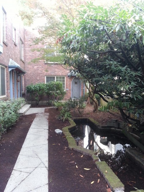 Building Photo - Lansdowne Manor - 1 bedroom