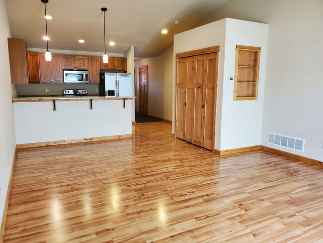 Building Photo - 110 Molly Dr