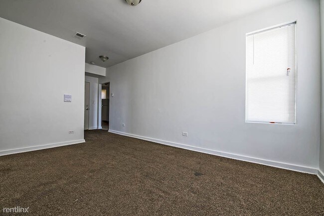 Building Photo - 1 br, 1 bath  - 7055 S Saint Lawrence Ave