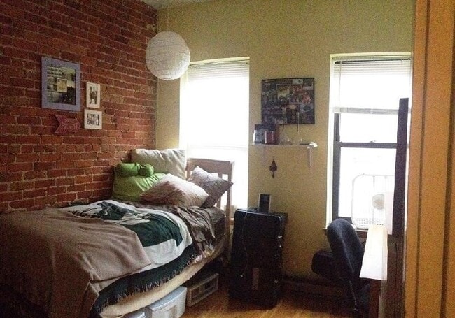 Foto del edificio - 28 Symphony Rd