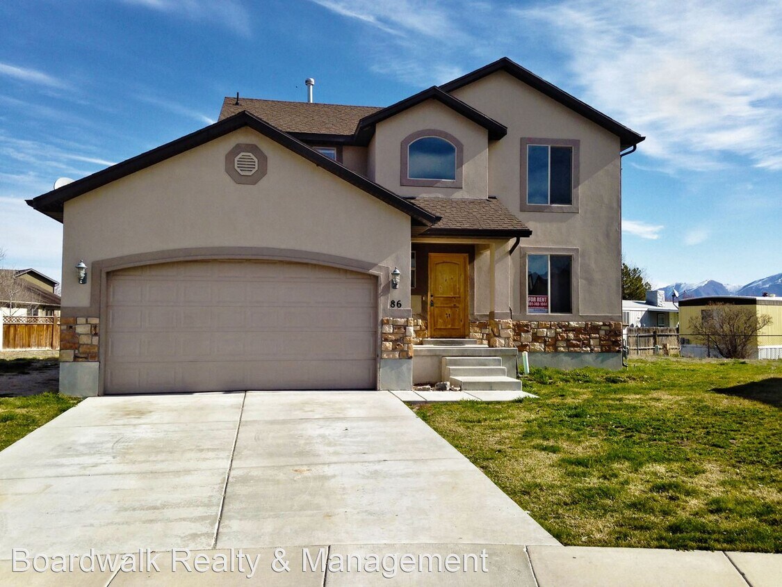 3 br, 2.5 bath House 86 N Dry Creek Cir House Rental in Grantsville