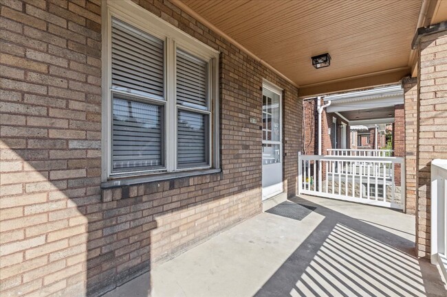 Foto del edificio - 2816 Clermont Ave