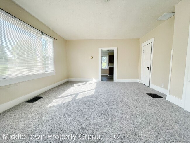 Building Photo - 3 br, 1 bath House - 600 E Streeter St.