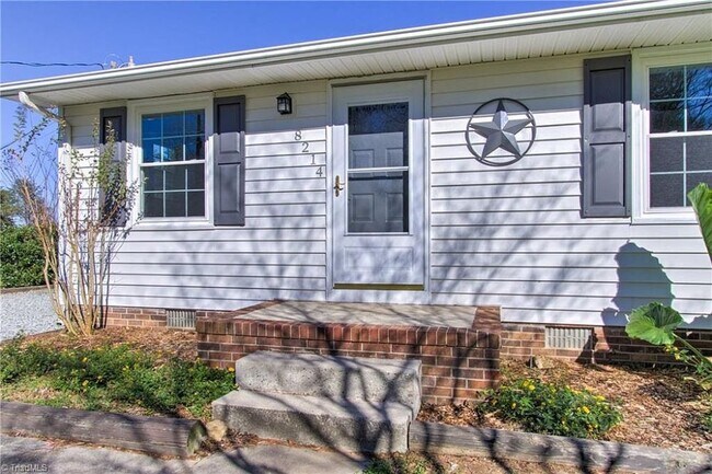 Foto del edificio - 8214 Spotswood Rd, Summerfield, NC 27358