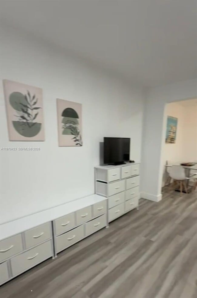 Building Photo - 761 Euclid Ave