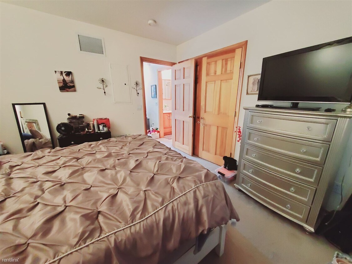 Building Photo - 1 br, 1 bath Condo - 23 Oak St