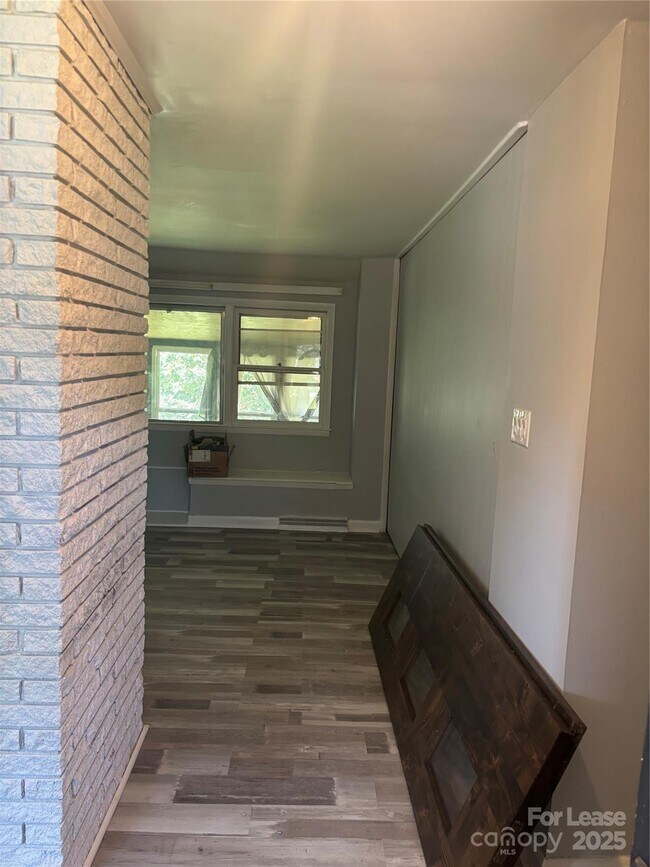 Foto del edificio - 6225 Branch Hill Cir