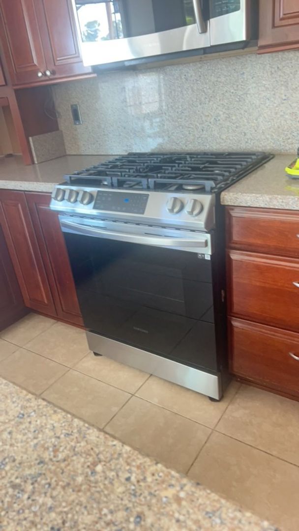 Foto del edificio - Available Now….large 4 bedroom in Vista, w...