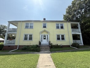 Building Photo - 56 Hillcrest Ave SE