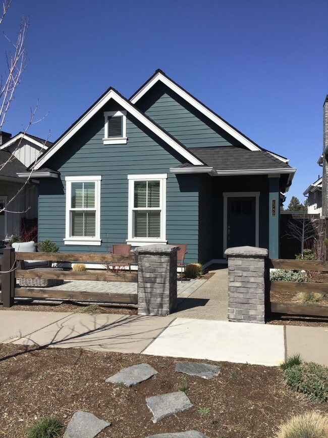 Building Photo - FOR RENT - Furnished 3 bed, 2 bath NorthWest Crossing Modern Townhome