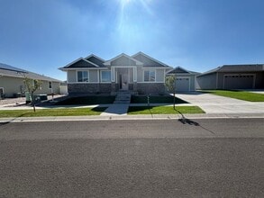 Building Photo - 1333 Alyssa Way
