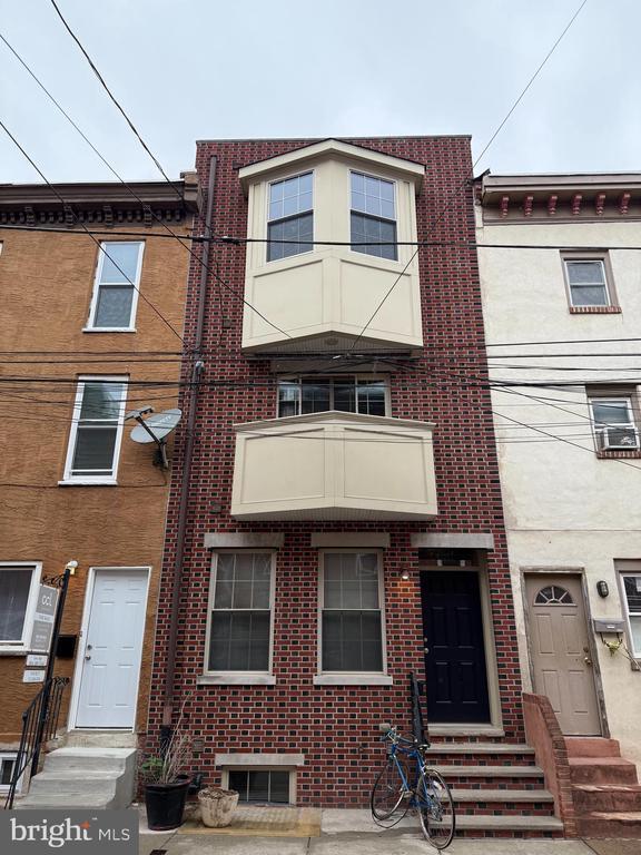 Primary Photo - 1217 Montrose St