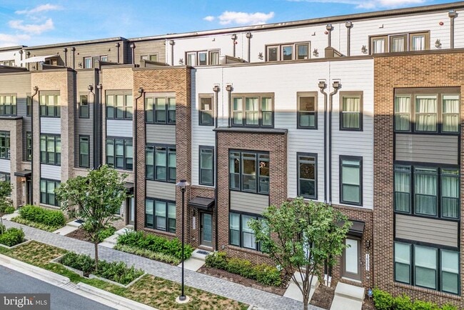 Foto del edificio - 16253 Connors Wy
