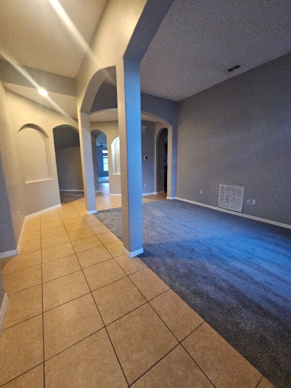 Building Photo - 1710 Swallowtail Ln