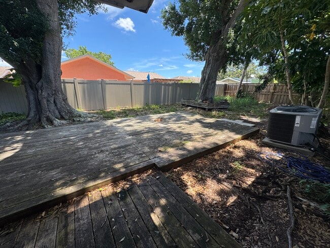 Patio interior - 6959 Aberfeldy Ave N