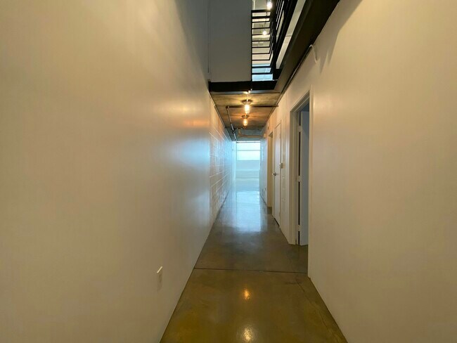 Foto del edificio - 1130 Flower St