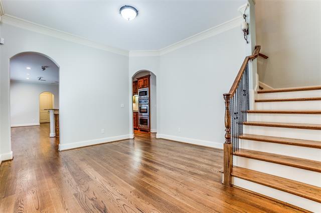 Foto del edificio - 5630 Ellsworth Ave