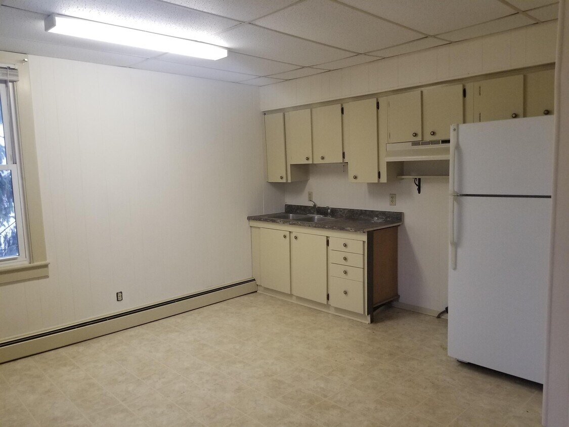 Foto principal - 208 E Elger St