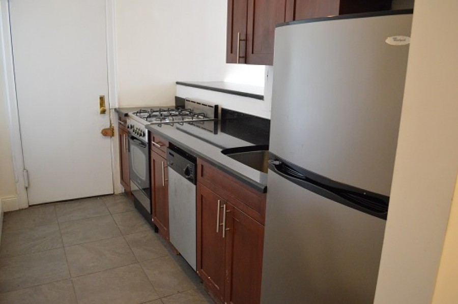 Primary Photo - 210 W 107th St