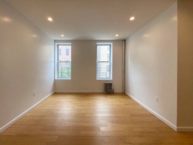 Foto del edificio - 649 Argyle Rd